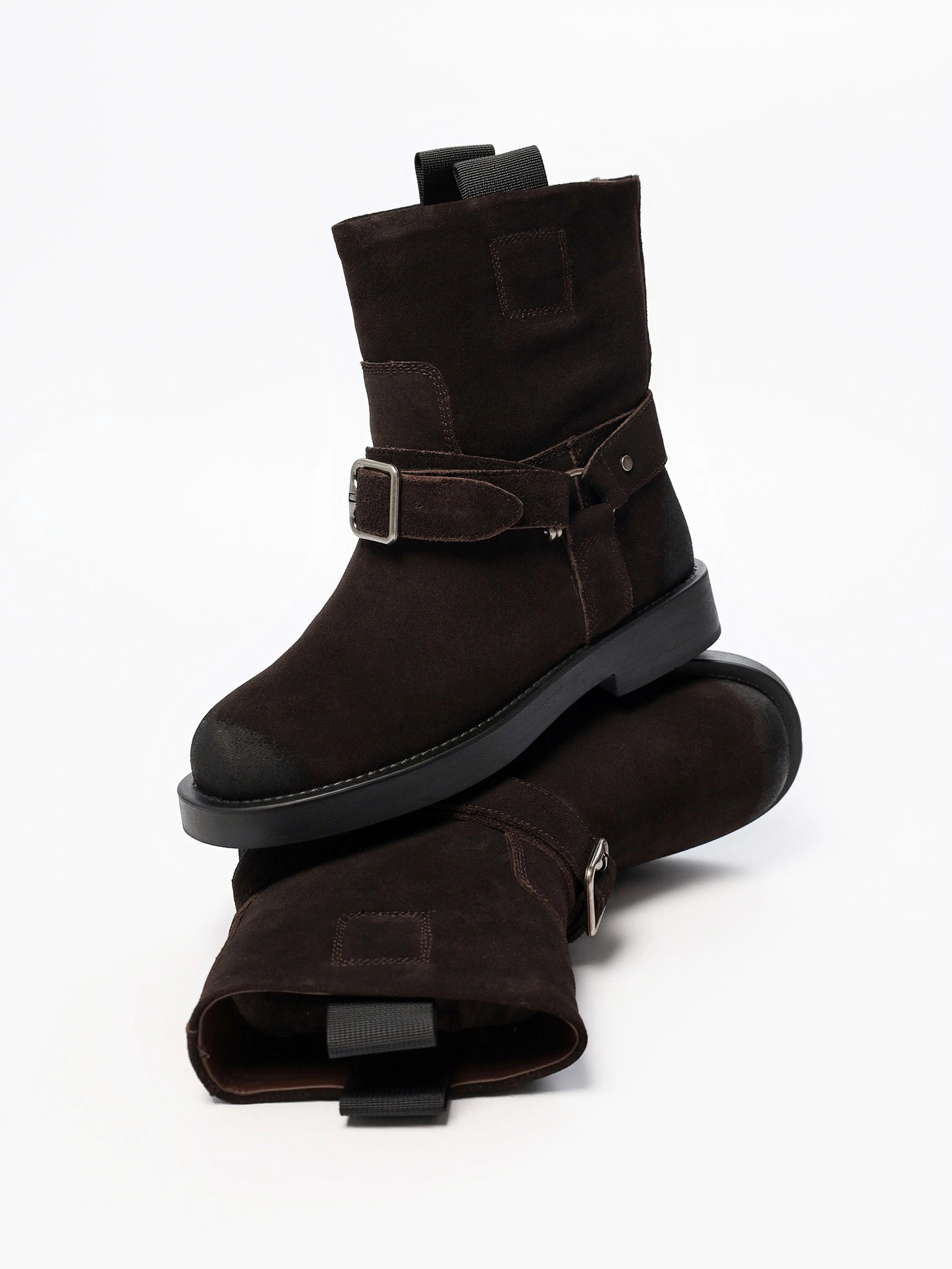 Ботинки темно-коричневого цвета на среднем каблуке